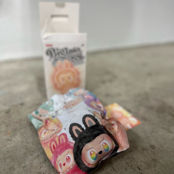 Labubu • Big Into Energy • Happiness - Picture 2 of 6